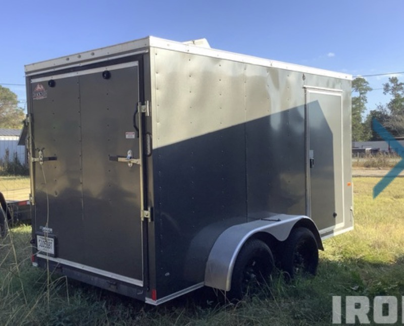 12' Enclosed Trailer thumbnail 5